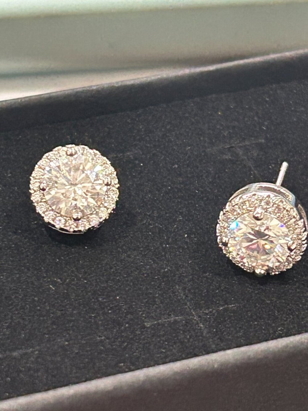 ER52 The Gracefire Studs  1 ct moissanite wth pave halo